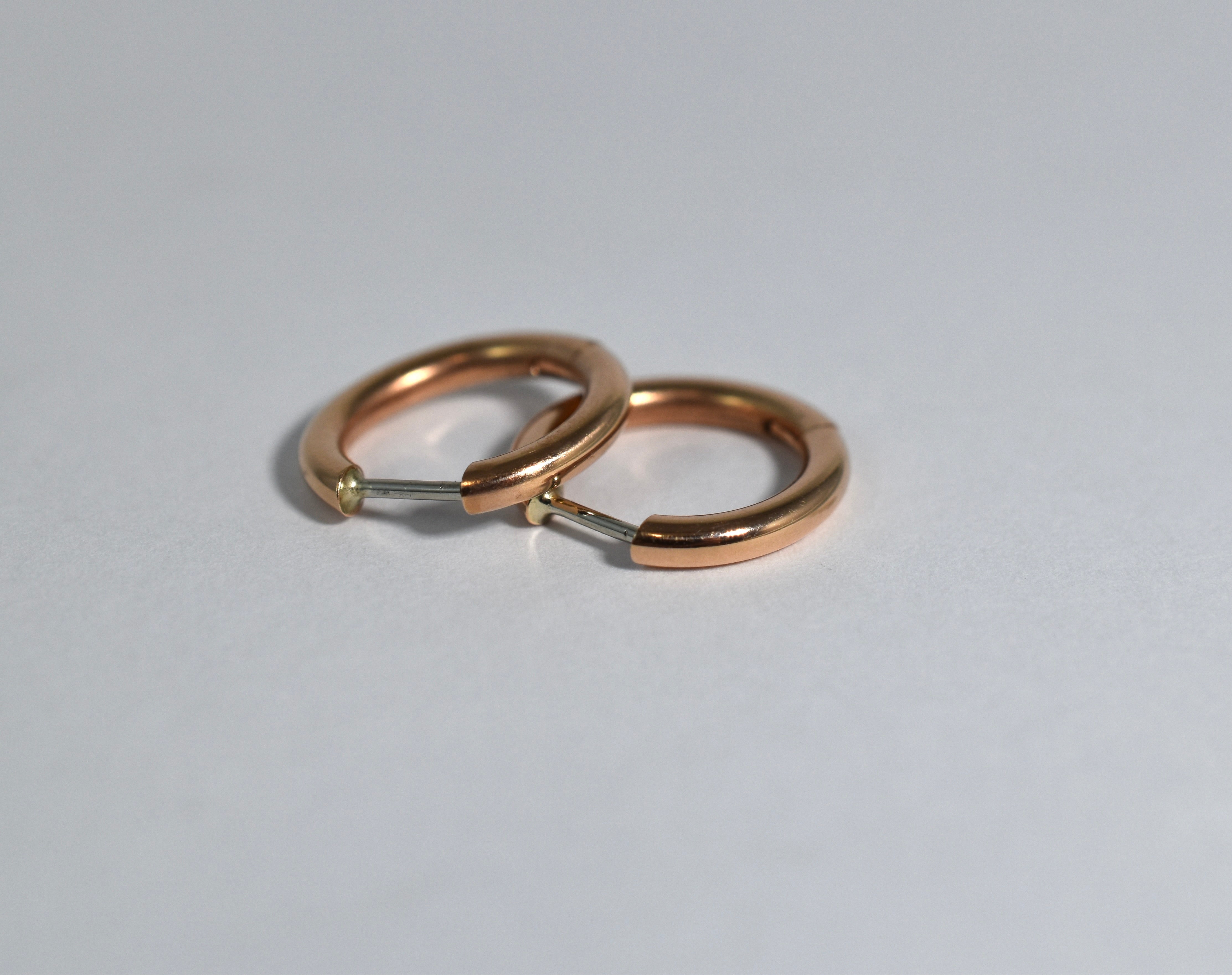 18 karat red gold medium locking hoops