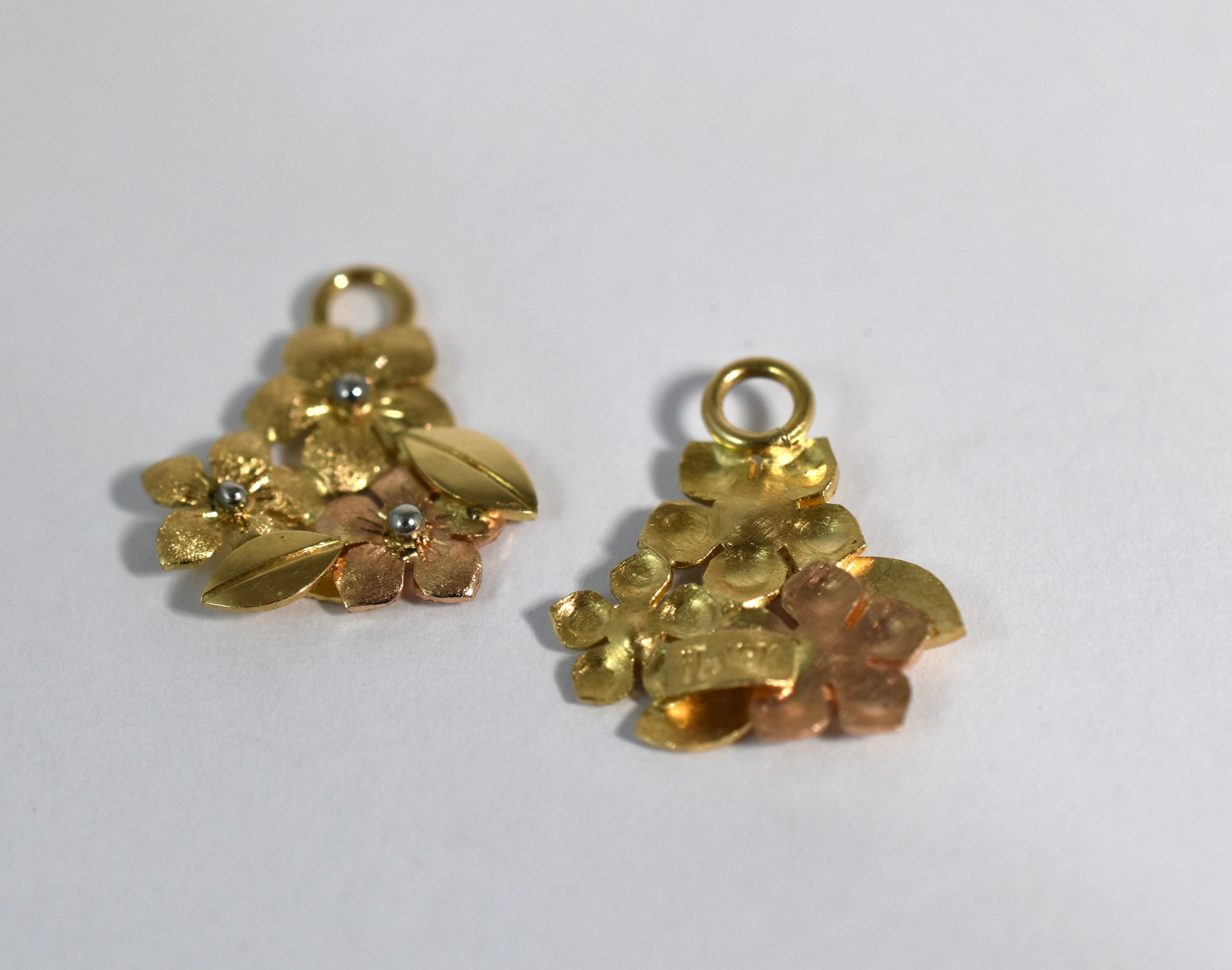 18 karat yellow and red gold forget-me-not drops