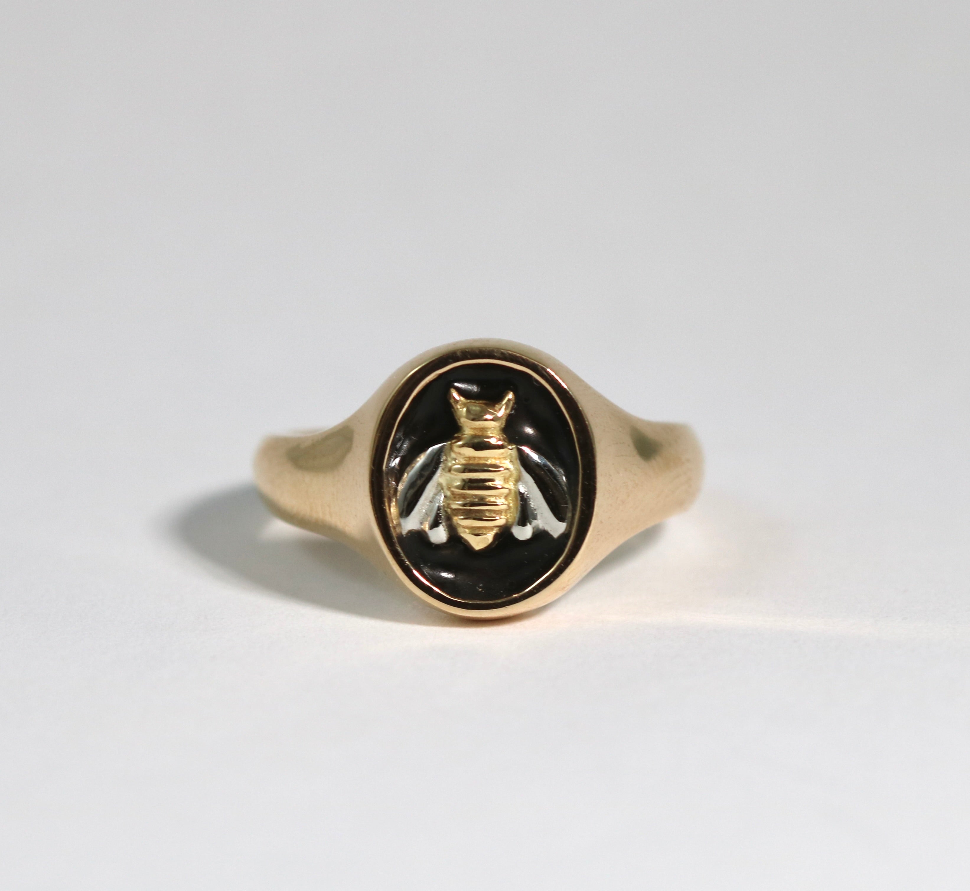 Two-Tone Baby Bee Signet