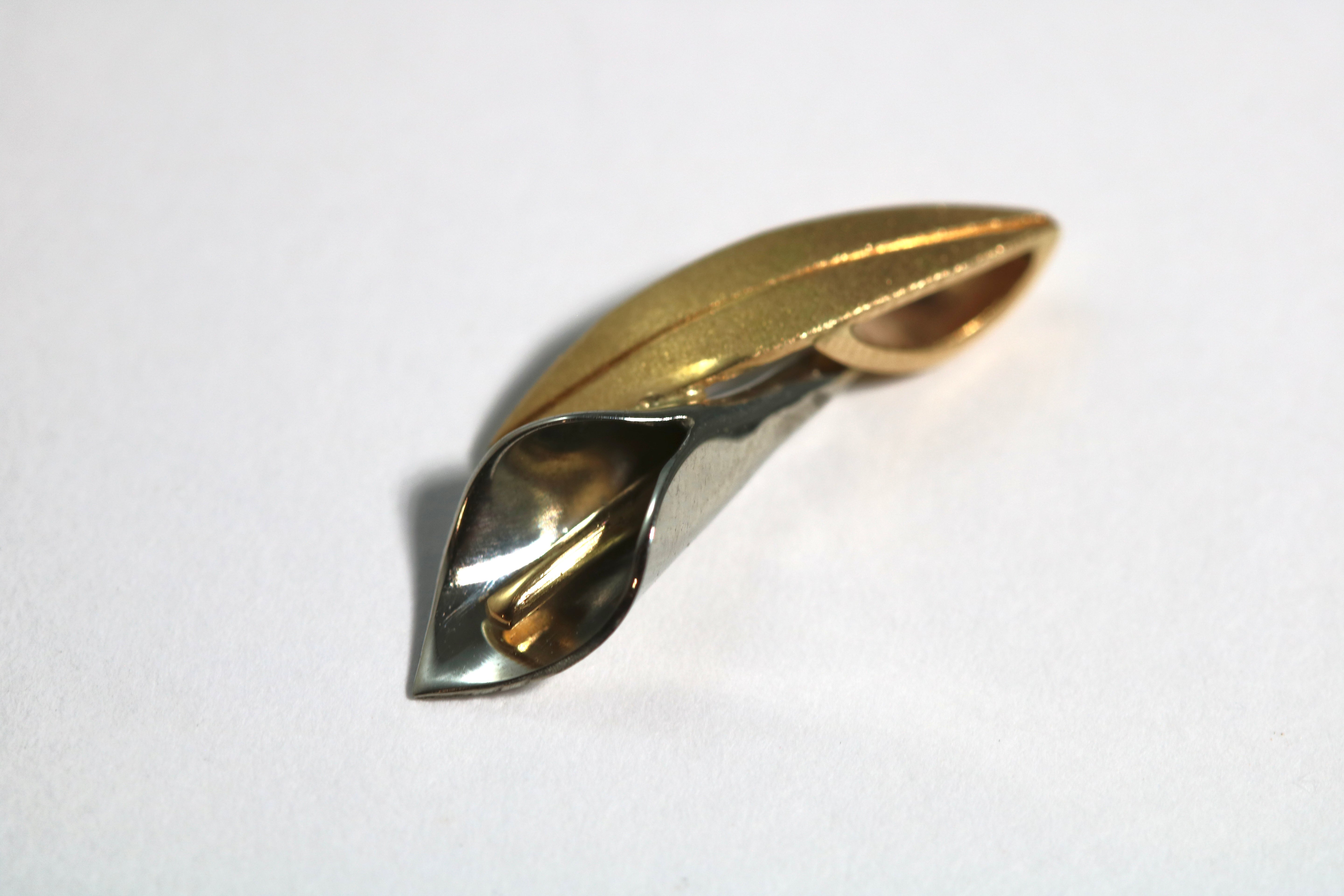 Single Calla Lily Pendant