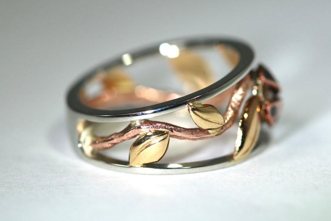 Ladybug & Leaf Ring