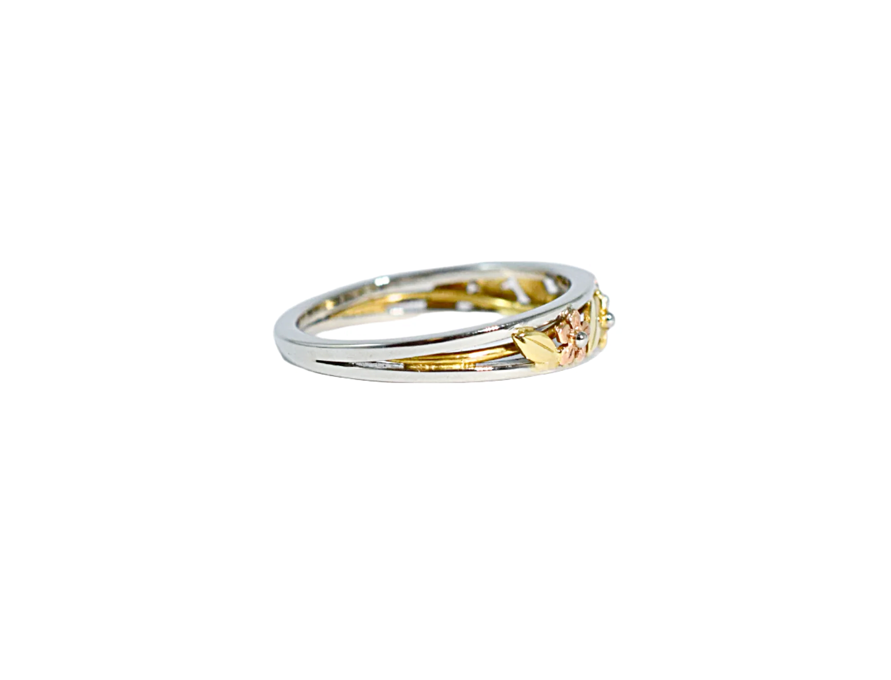 Fine Tapered Forget-Me-Not Ring