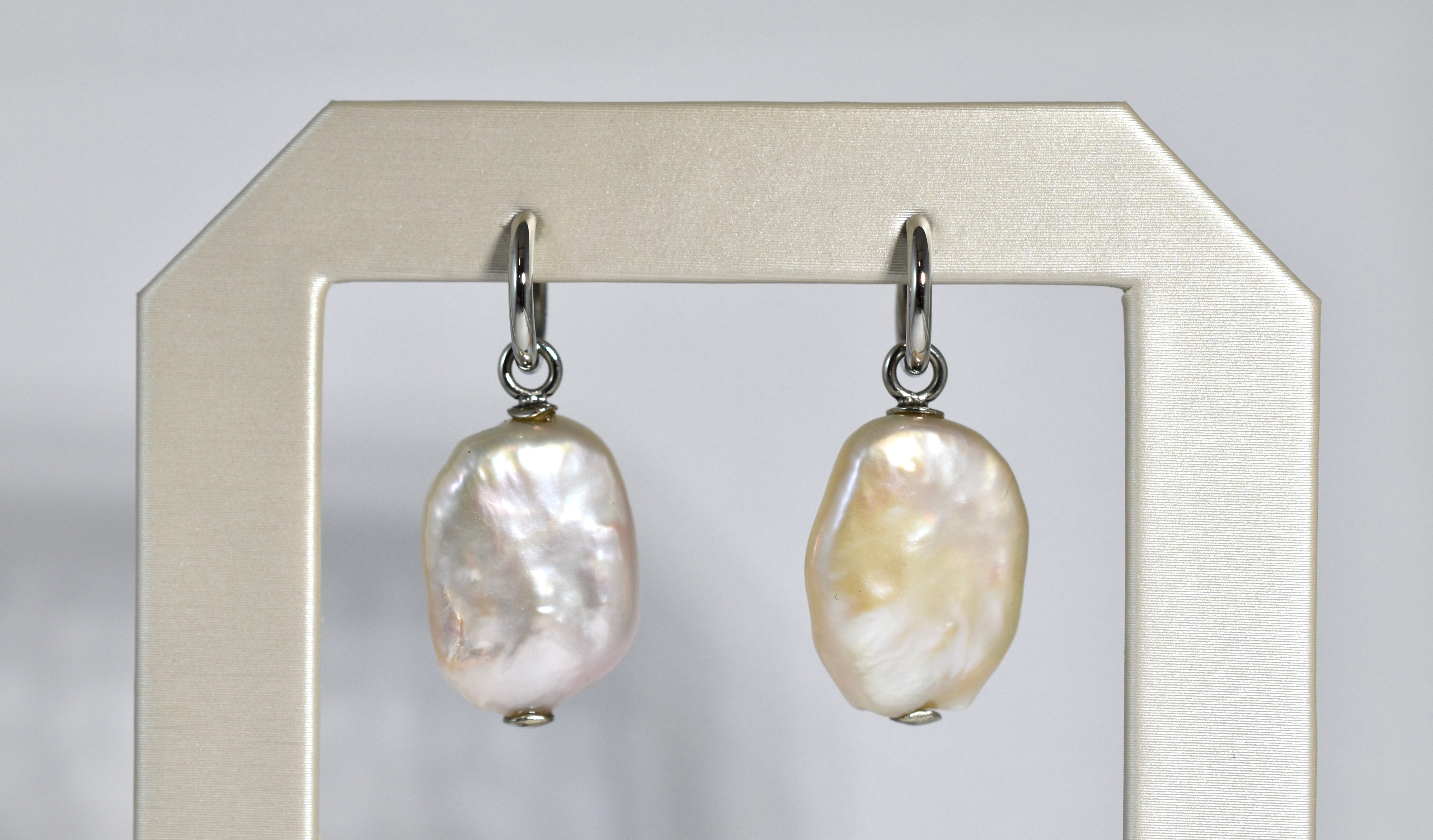 19 karat white gold baroque freshwater pearl drops
