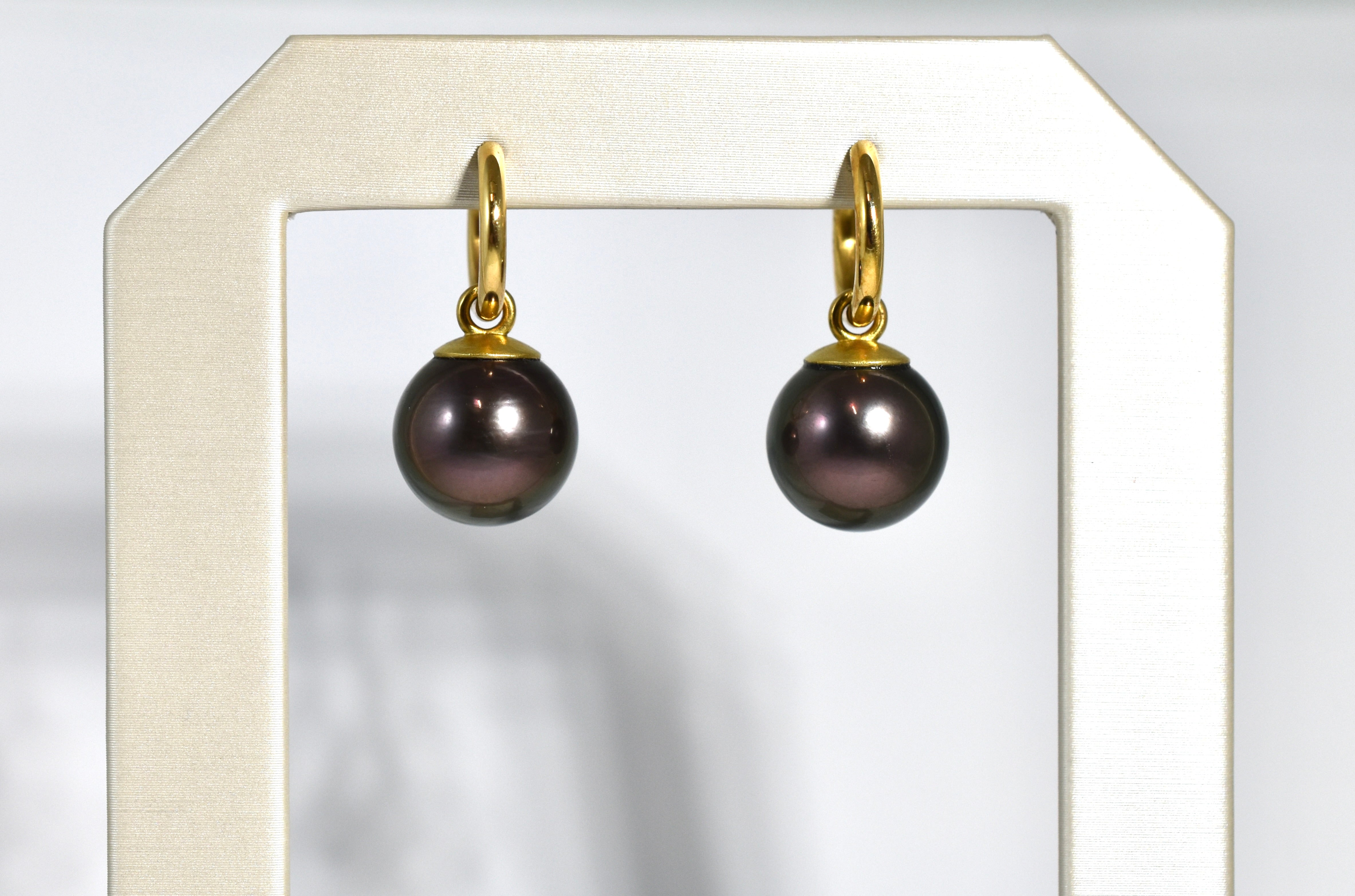 18 karat yellow gold tahitian pearl drops