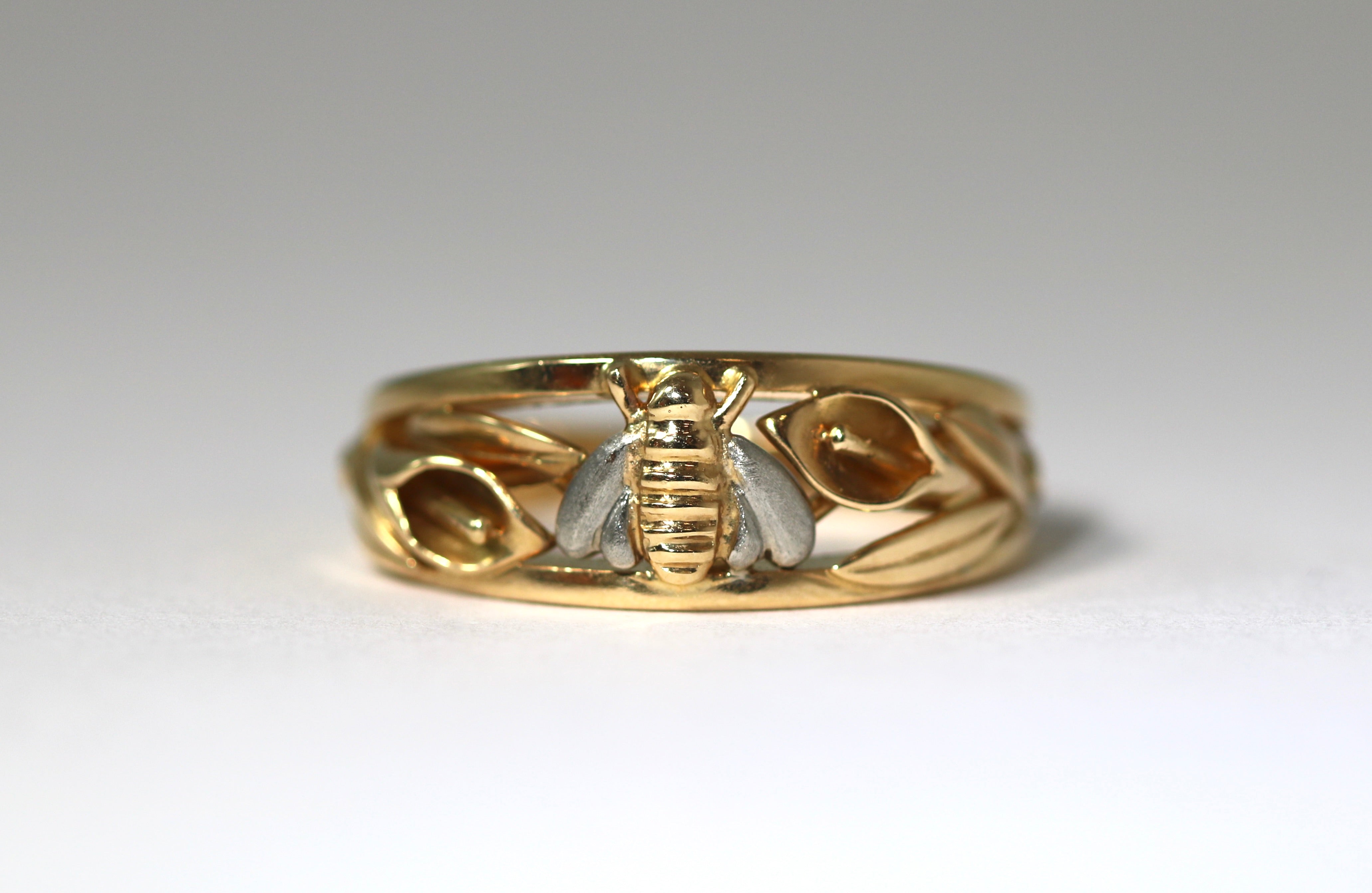 Calla Lily Baby Bee Ring