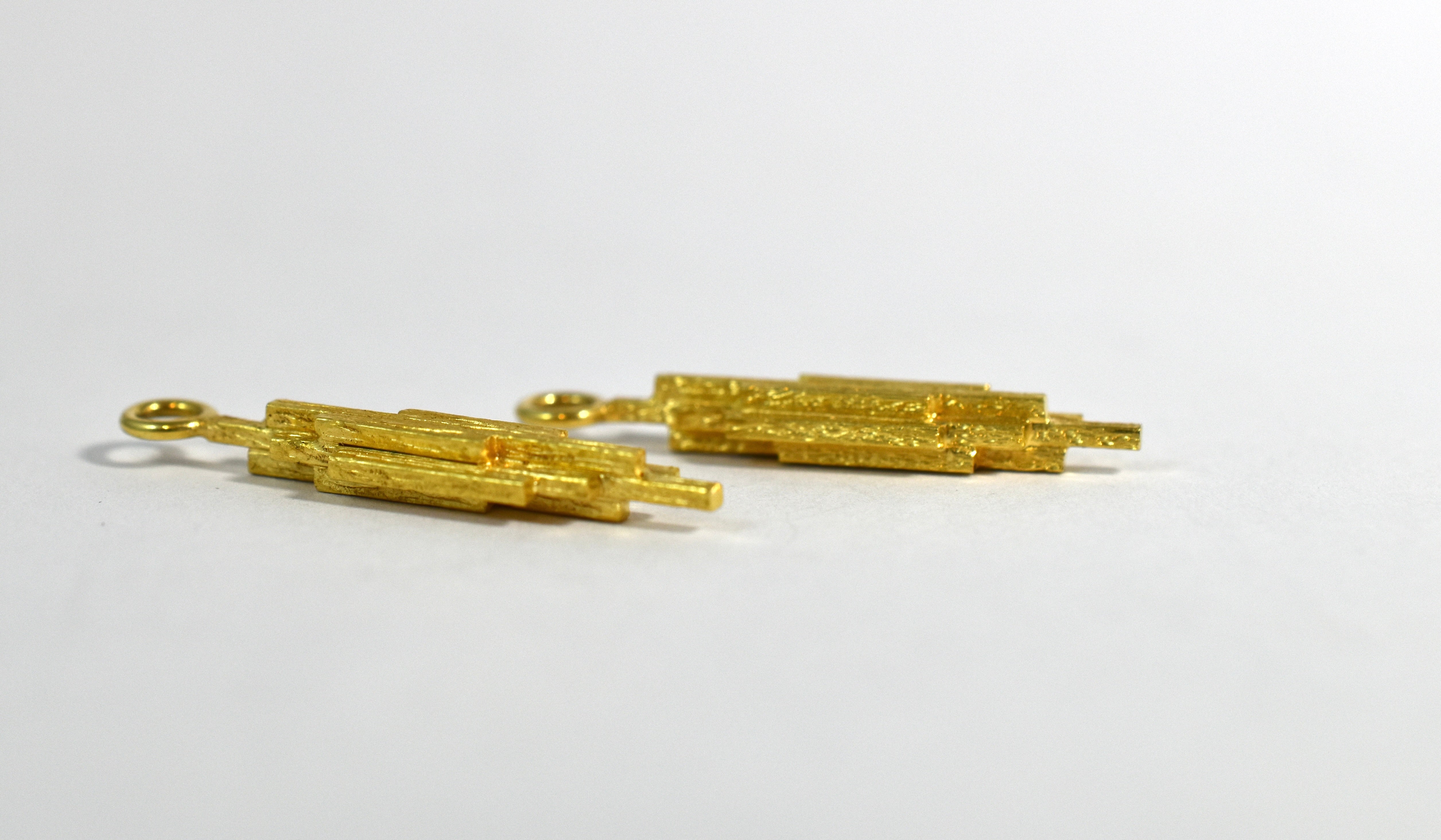 18 karat yellow gold metropolis drops