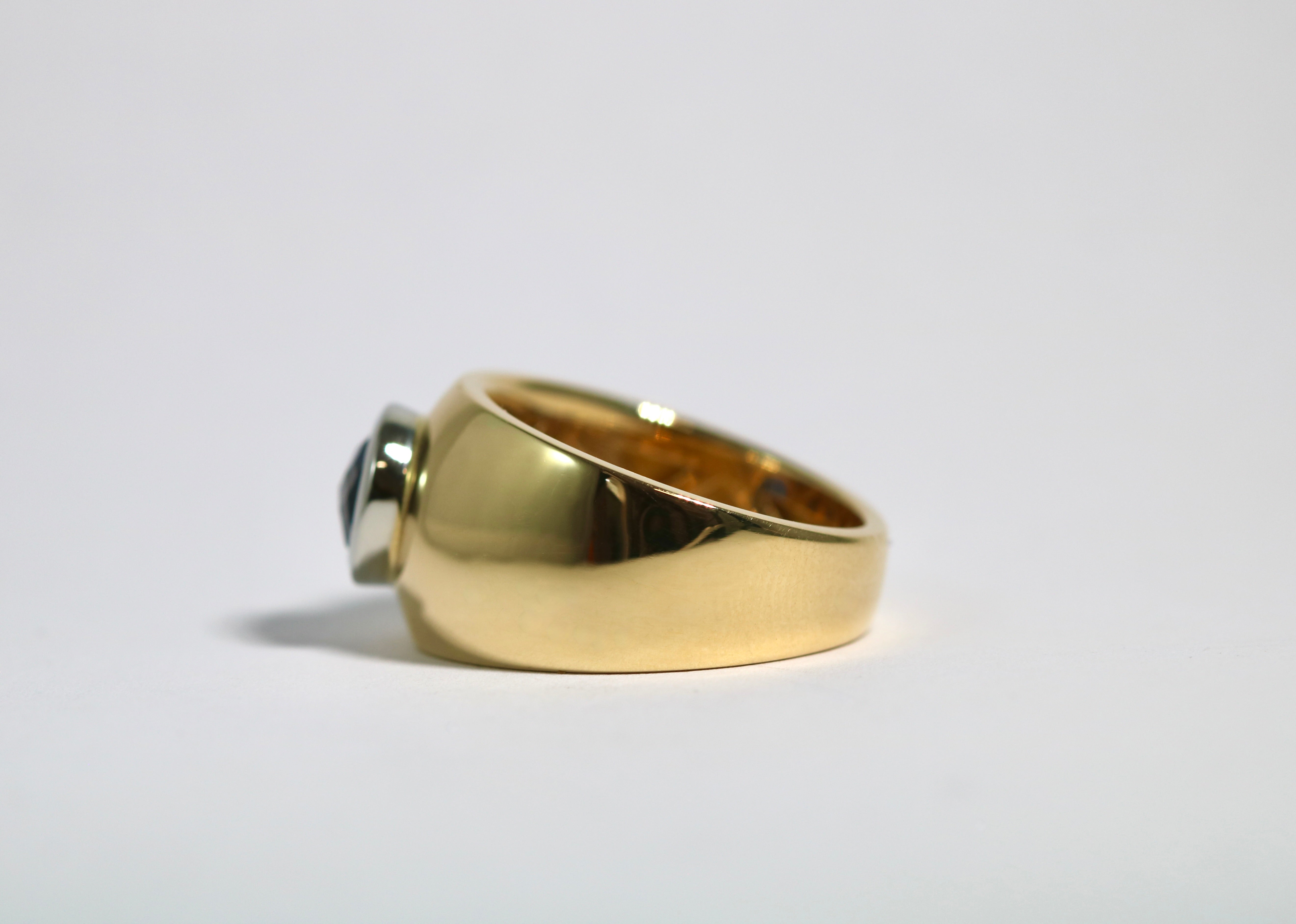 Bezel Set Convex Sapphire Ring