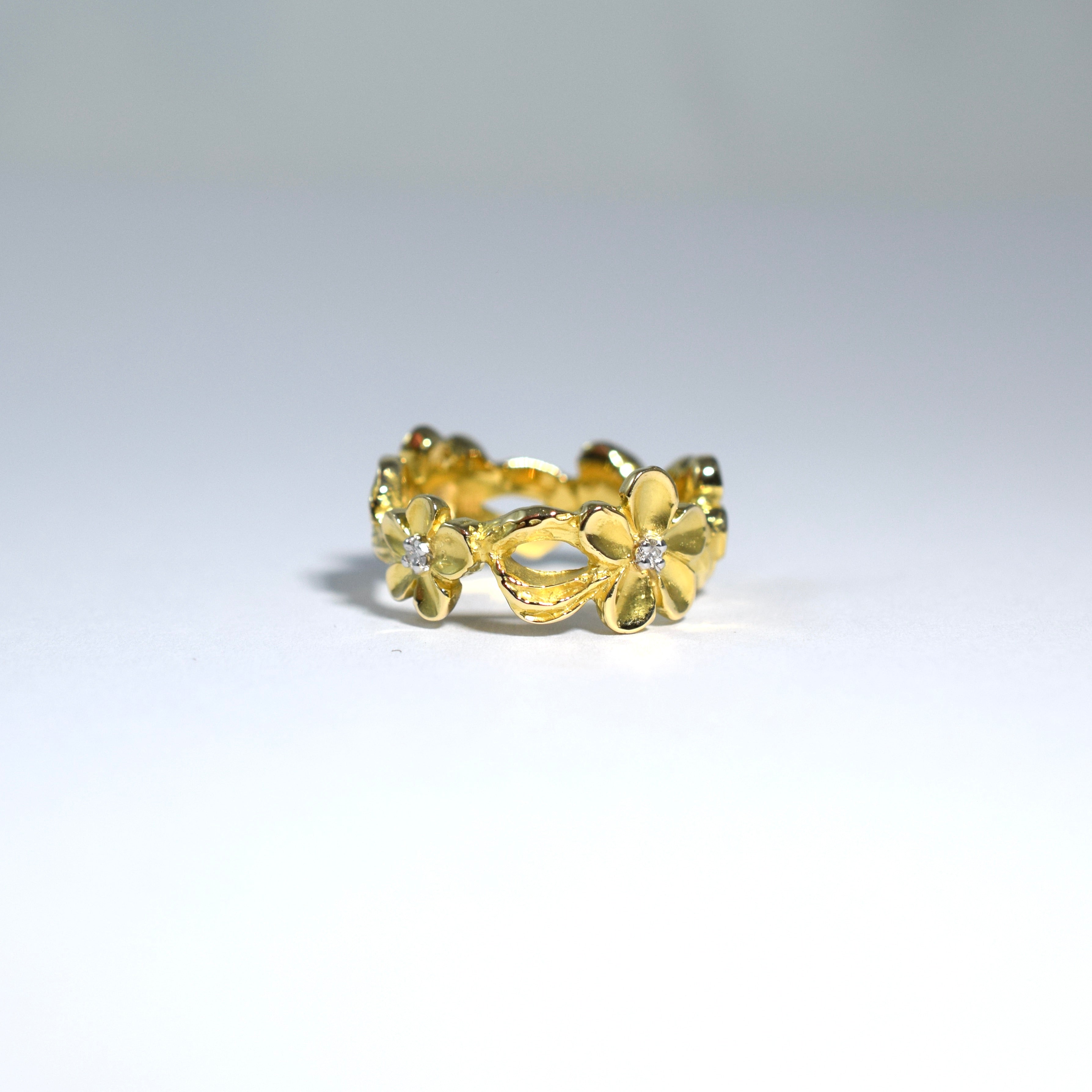 Daisy Chain Ring with Diamonds