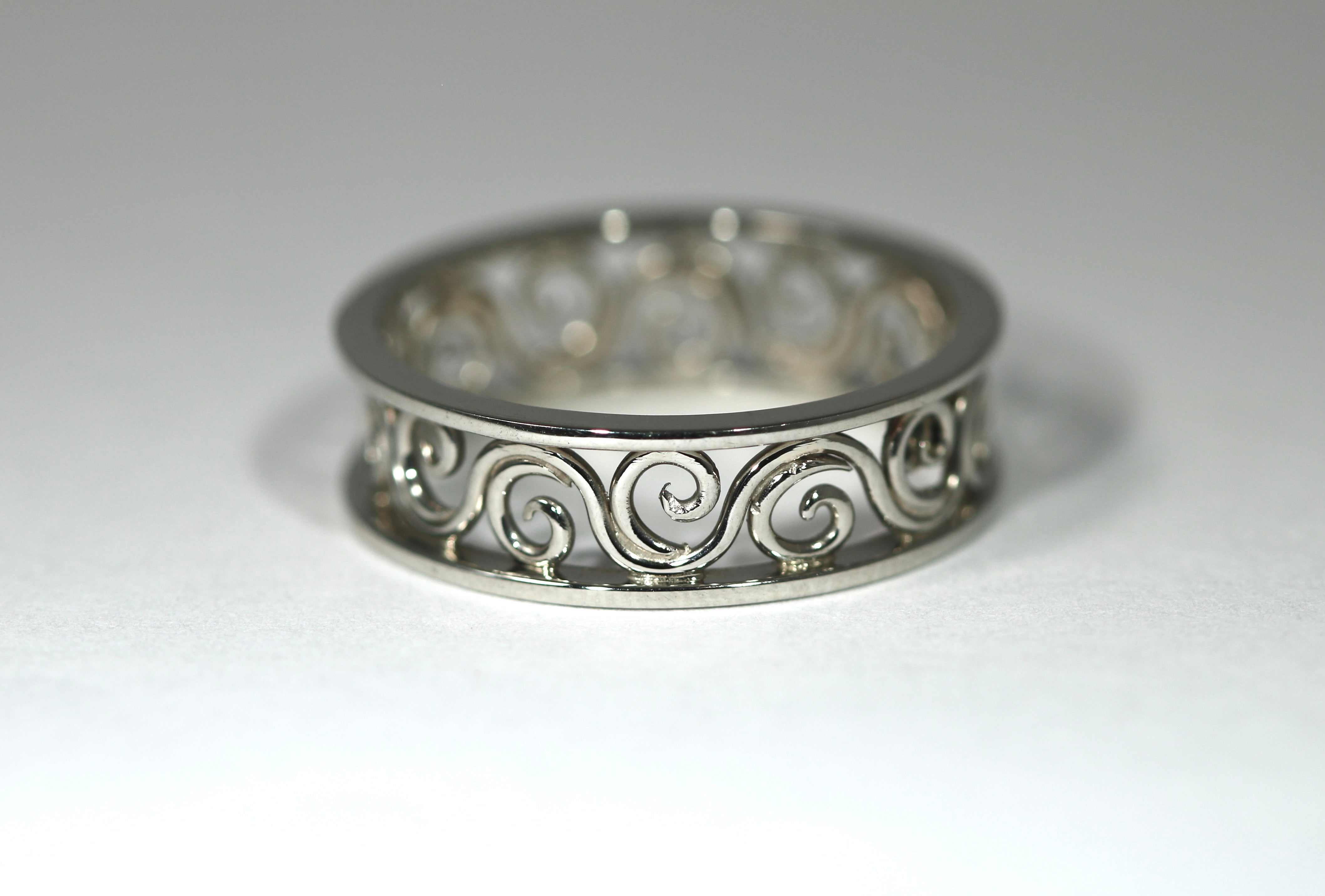 Narrow White Gold Arabesque