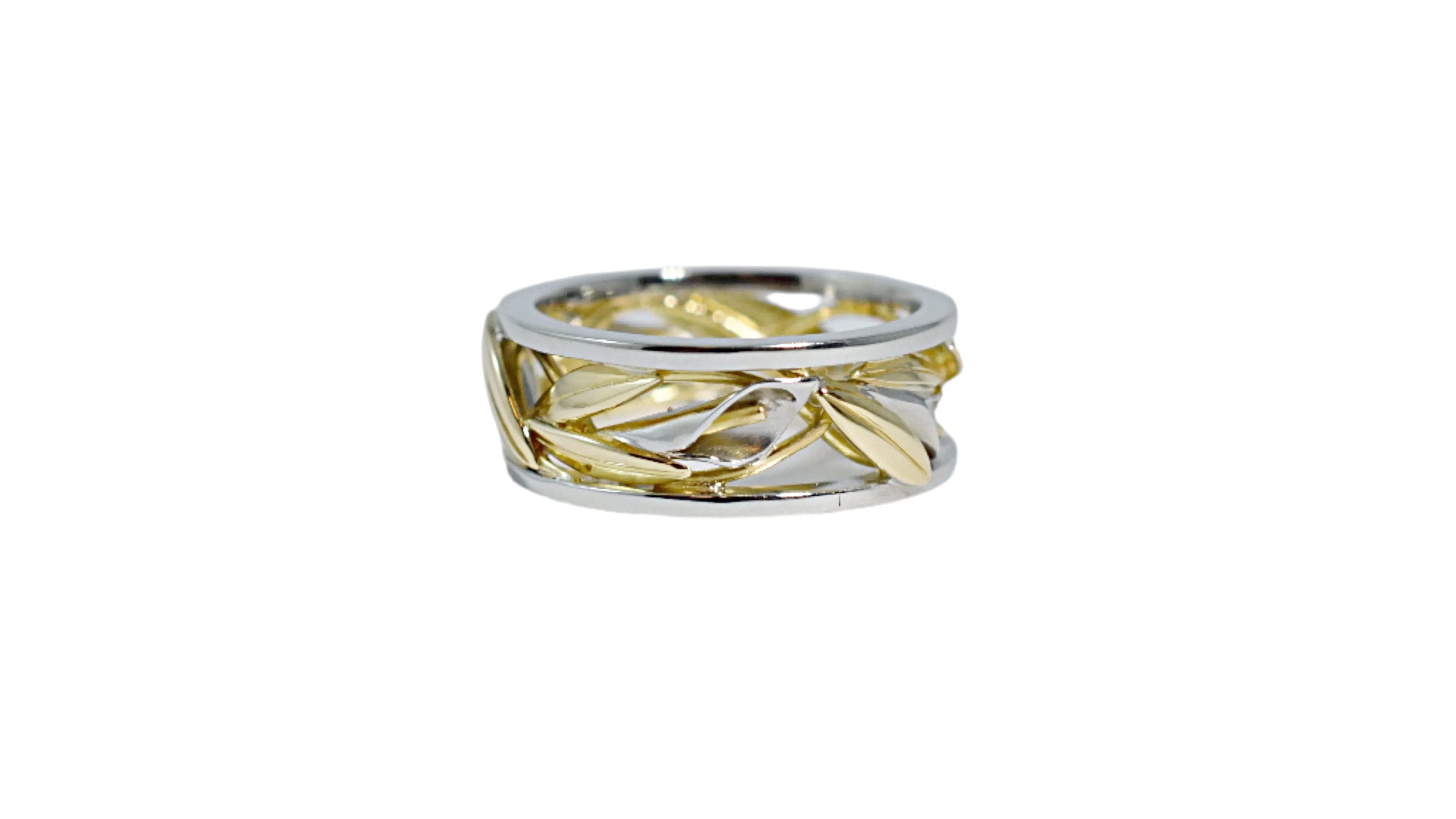 Classic Straight Calla Lily Ring