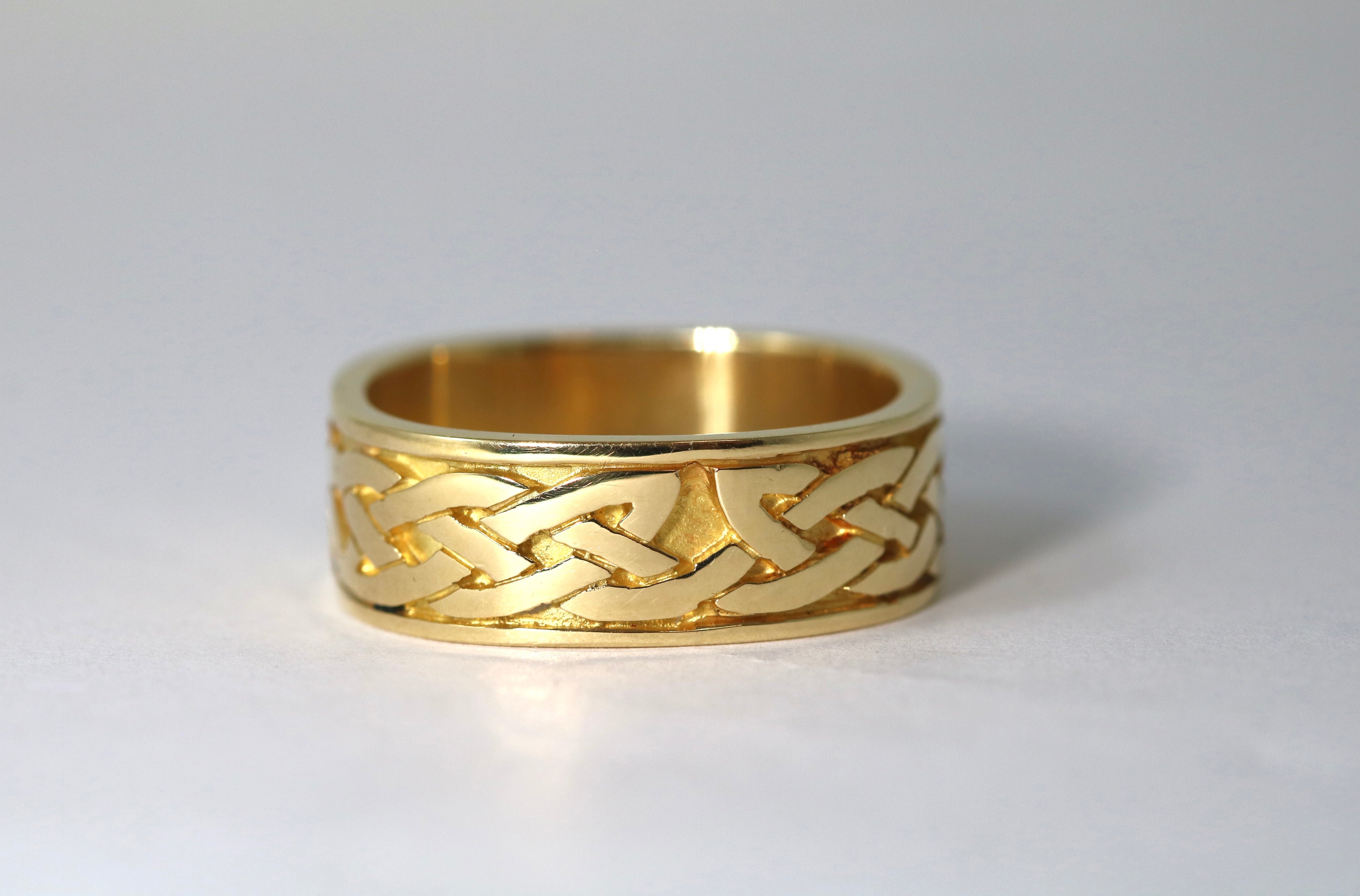 Squared Lindisfarne Celtic Knot Band